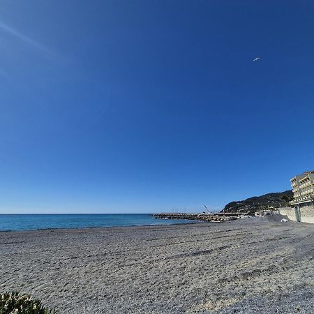 25Trilocale Vista Mare E Spiaggia Amazzonia Style Diano Marina Exterior foto